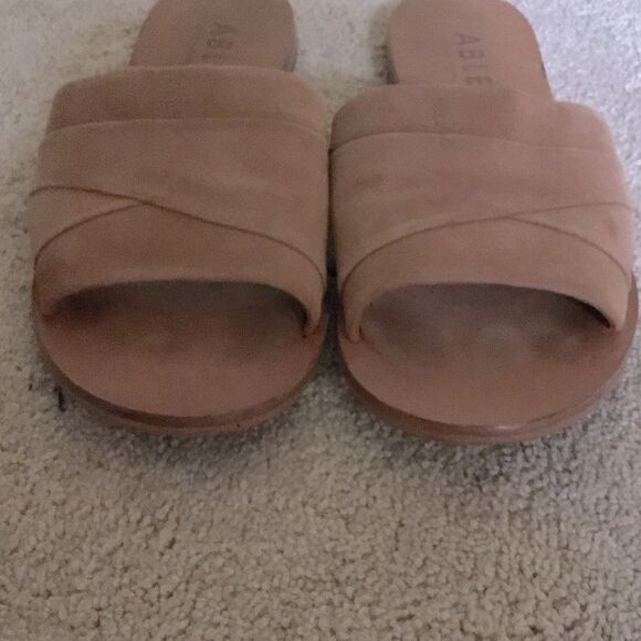 ABLE Local + Global Faux Suede Brown Tan  Flat Sandal size 9M - Picture 4 of 5